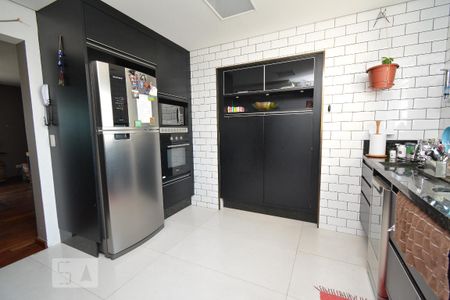 Apartamento à venda com 152m², 3 quartos e 3 vagas Apartamento à venda com 152m², 3 quartos e 3 vagasCozinha