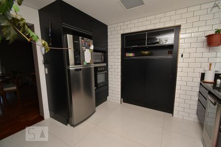 Apartamento à venda com 152m², 3 quartos e 3 vagas Apartamento à venda com 152m², 3 quartos e 3 vagasCozinha