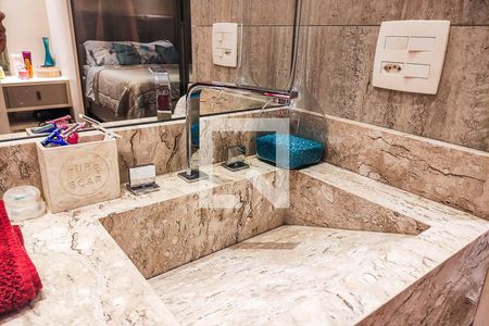 Apartamento à venda com 85m², 2 quartos e 1 vagaBanheiro da Suíte 1 - Detalhe