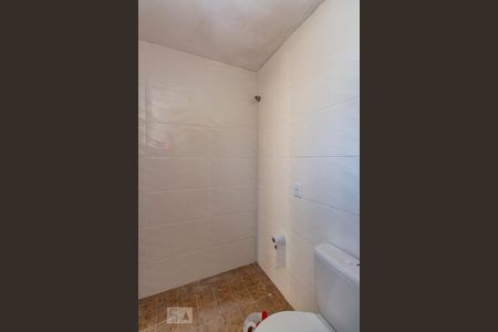 Banheiro  de apartamento à venda com 1 quarto, 60m² em Rubem Berta, Porto Alegre