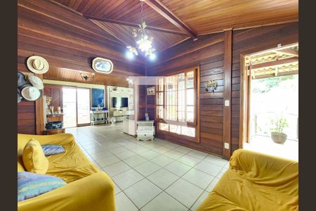 Sala de casa à venda com 4 quartos, 226m² em Santa Lúcia, Belo Horizonte