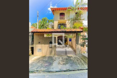 Casa à venda com 130m², 3 quartos e 3 vagasFachada