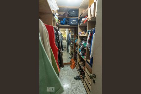 Apartamento à venda com 400m², 4 quartos e 2 vagasCloset da suíte 2