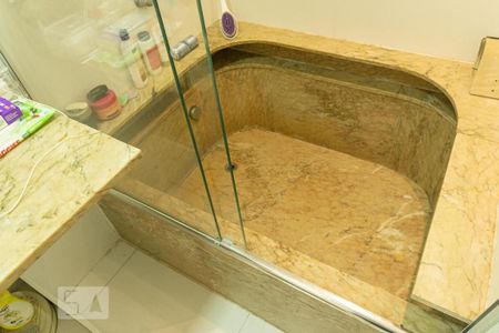 Apartamento à venda com 400m², 4 quartos e 2 vagasBanheiro da Suíte 2