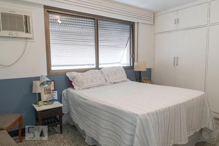 Apartamento à venda com 400m², 4 quartos e 2 vagasSuíte 1