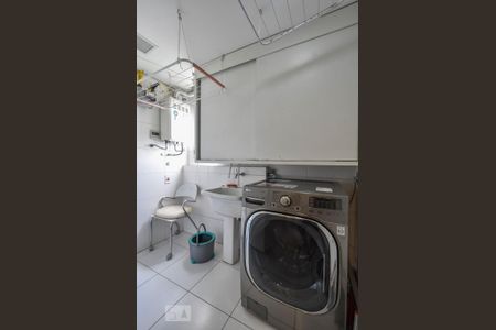 Apartamento à venda com 230m², 3 quartos e 3 vagasLavanderia 