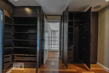 Apartamento à venda com 230m², 3 quartos e 3 vagasSuíte 02