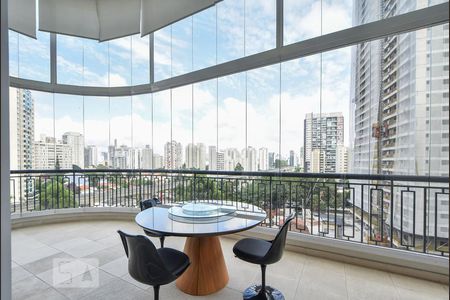 Apartamento à venda com 230m², 3 quartos e 3 vagasVaranda Gourmet 