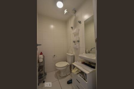 Apartamento à venda com 230m², 3 quartos e 3 vagasBanheiro de Serviços 