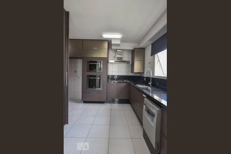 Apartamento à venda com 230m², 3 quartos e 3 vagasCozinha