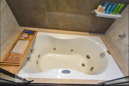 Apartamento à venda com 230m², 3 quartos e 3 vagasBanheiro  Suíte 01