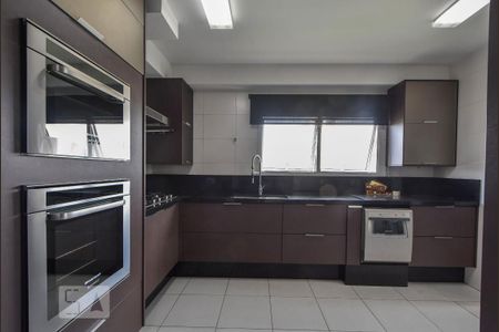 Apartamento à venda com 230m², 3 quartos e 3 vagasCozinha