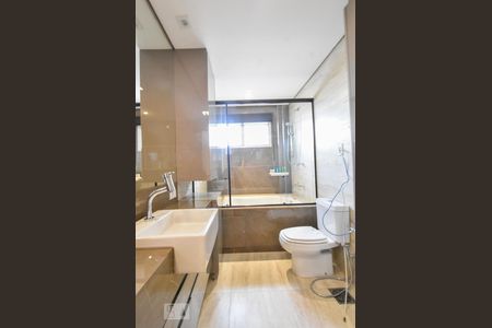 Apartamento à venda com 230m², 3 quartos e 3 vagasBanheiro  Suíte 01