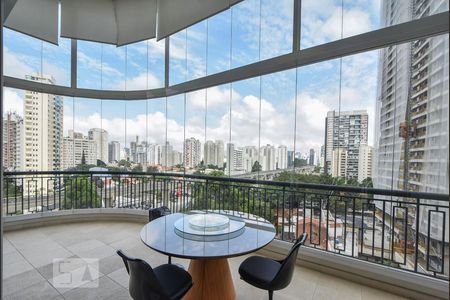 Apartamento à venda com 230m², 3 quartos e 3 vagasVaranda Gourmet 