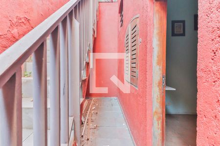 Casa à venda com 350m², 5 quartos e 3 vagasEntrada Serviço / Lateral