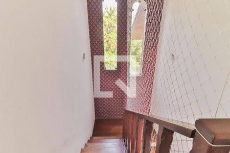 Casa à venda com 350m², 5 quartos e 3 vagasEscadas