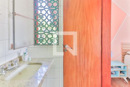 Casa à venda com 350m², 5 quartos e 3 vagasBanheiro Quarto 2 Suite