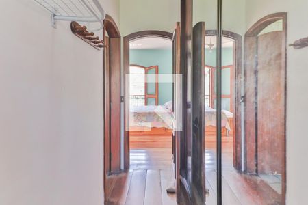 Casa à venda com 350m², 5 quartos e 3 vagasQuarto 3 Suite Closet