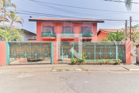 Casa à venda com 350m², 5 quartos e 3 vagasFachada