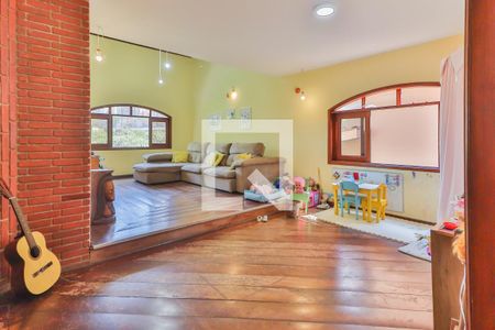 Sala de casa à venda com 5 quartos, 350m² em Cidade São Francisco, São Paulo