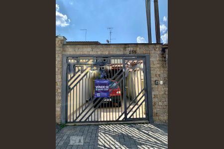 Casa à venda com 103m², 3 quartos e 2 vagasFachada