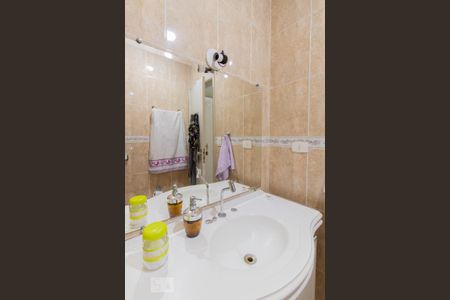 Casa à venda com 103m², 3 quartos e 2 vagasBanheiro