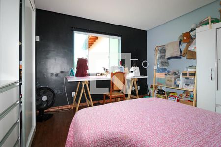 Casa à venda com 250m², 3 quartos e 2 vagasQuarto Suíte 2 