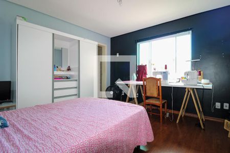 Casa à venda com 250m², 3 quartos e 2 vagasQuarto Suíte 2 