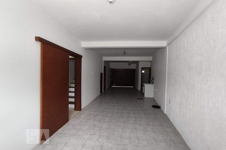 Casa à venda com 242m², 3 quartos e 2 vagasGaragem e Área de serviço