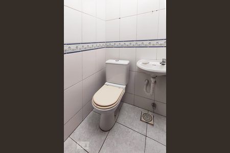 Casa à venda com 242m², 3 quartos e 2 vagasLavabo