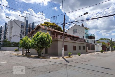 Casa à venda com 242m², 3 quartos e 2 vagasFachada