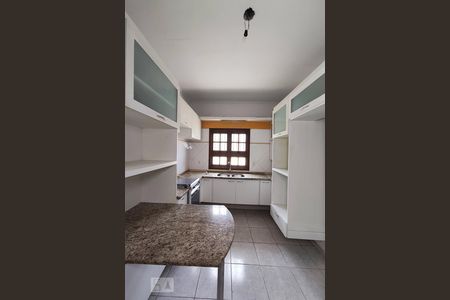 Casa à venda com 242m², 3 quartos e 2 vagasCozinha