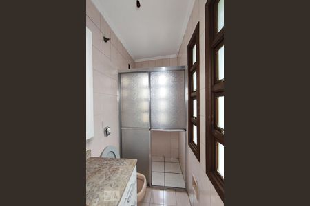 Casa à venda com 242m², 3 quartos e 2 vagasBanheiro 2