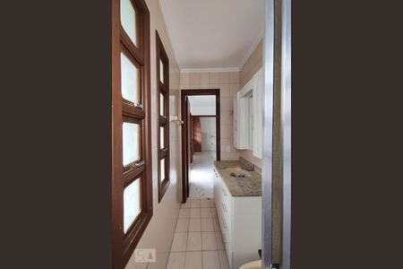 Casa à venda com 242m², 3 quartos e 2 vagasBanheiro 2