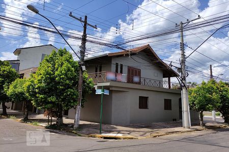 Casa à venda com 242m², 3 quartos e 2 vagasFachada