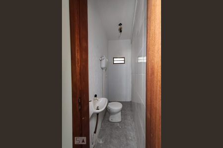 Casa à venda com 242m², 3 quartos e 2 vagasBanheiro 3