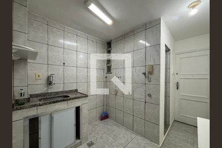 Cozinha de apartamento para alugar com 1 quarto, 18m² em Copacabana, Rio de Janeiro