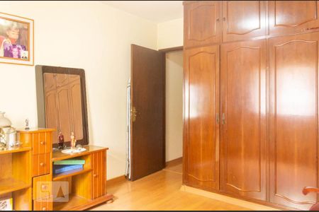 Casa à venda com 189m², 5 quartos e 4 vagasQuarto 2