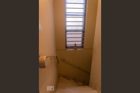 Casa à venda com 189m², 5 quartos e 4 vagasEscadas