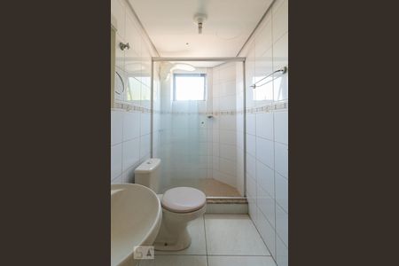 Banheiro de kitnet/studio para alugar com 1 quarto, 47m² em Vila João Pessoa, Porto Alegre