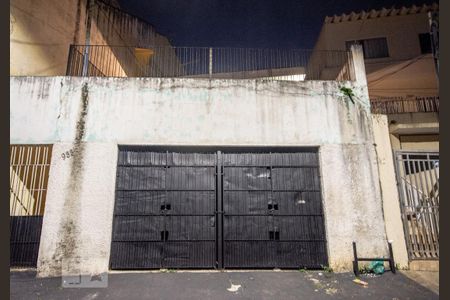 Casa à venda com 220m², 4 quartos e 2 vagasFachada