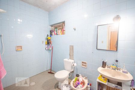 Casa à venda com 220m², 4 quartos e 2 vagasBanheiro