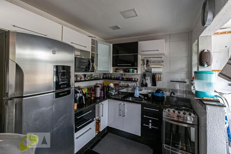 Cozinha de apartamento para alugar com 2 quartos, 108m² em Menino Deus, Porto Alegre