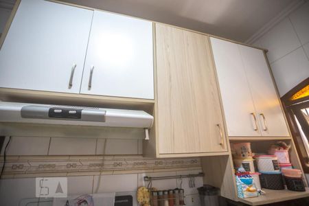 Casa à venda com 171m², 3 quartos e sem vaga Casa à venda com 171m², 3 quartos e sem vagaArmário