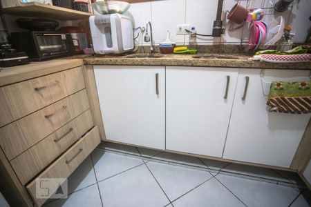 Casa à venda com 171m², 3 quartos e sem vaga Casa à venda com 171m², 3 quartos e sem vagaArmário