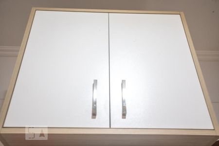 Casa à venda com 171m², 3 quartos e sem vaga Casa à venda com 171m², 3 quartos e sem vagaArmário