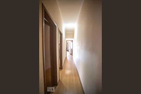 Casa à venda com 171m², 3 quartos e sem vaga Casa à venda com 171m², 3 quartos e sem vagaCorredor