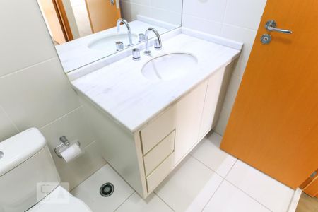 Apartamento para alugar com 77m², 2 quartos e 2 vagasBanheiro