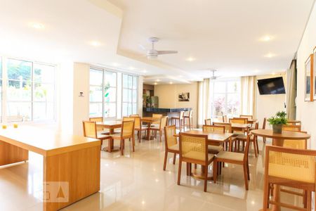 Apartamento para alugar com 77m², 2 quartos e 2 vagasÁrea comum - Salão de festas