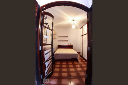 Casa à venda com 270m², 2 quartos e 2 vagas